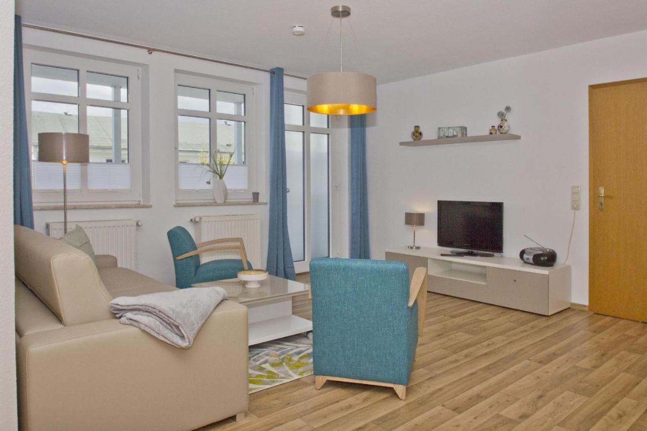 Haus Strandeck: Seaside Apartment with Balcony and Spa Access Goehren  Exterior photo